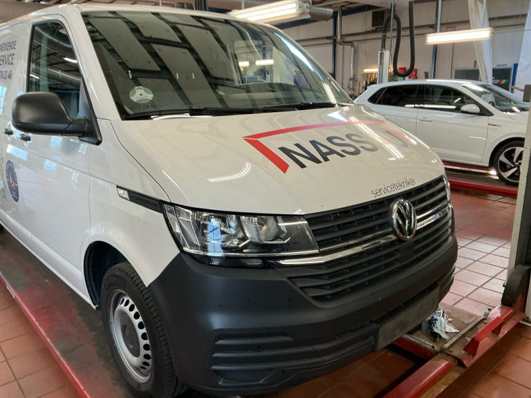 VW Transporter TDi 150 Kassevogn DSG lang