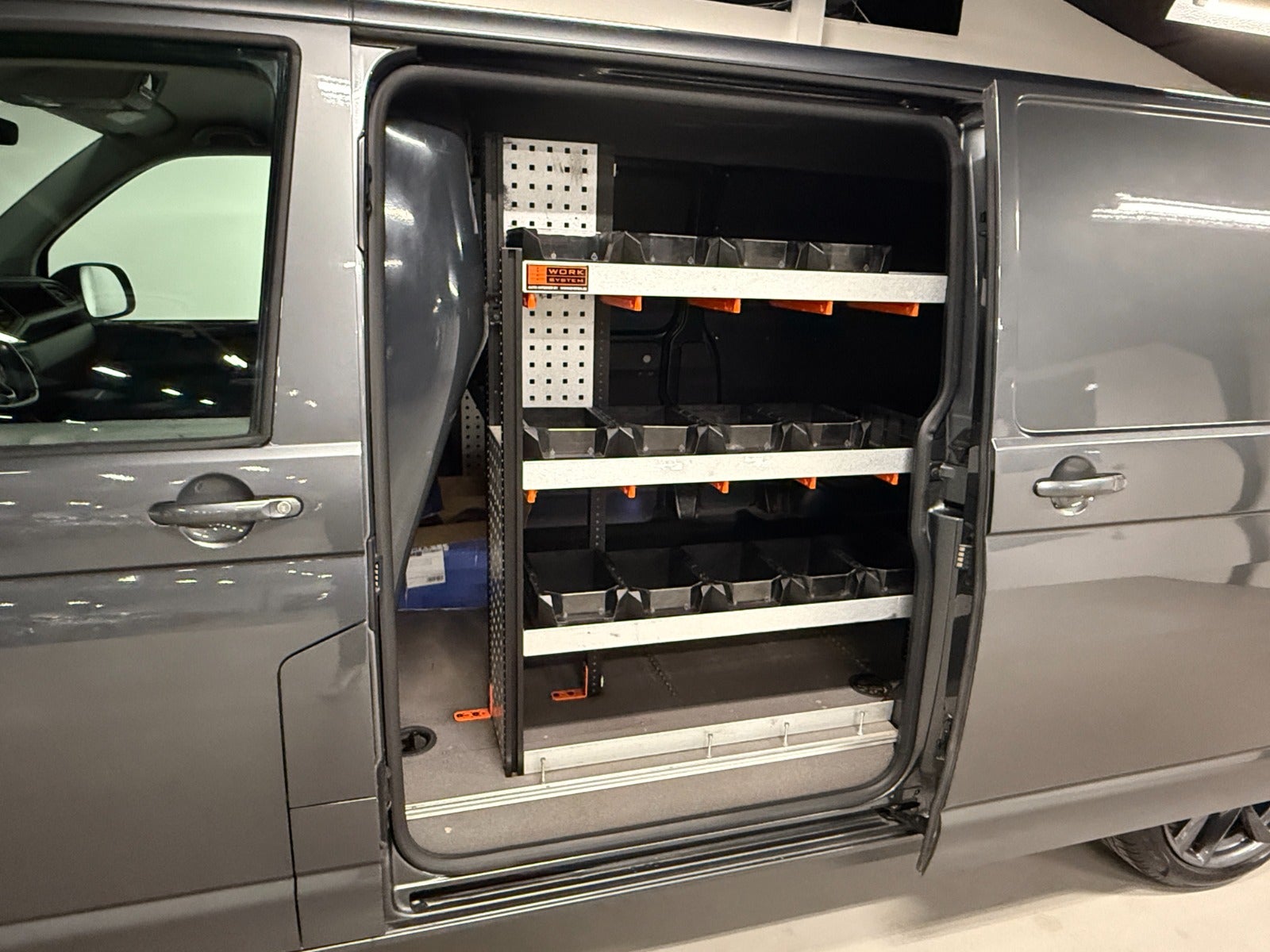 VW Transporter TDi 199 Kassevogn DSG 4Motion lang