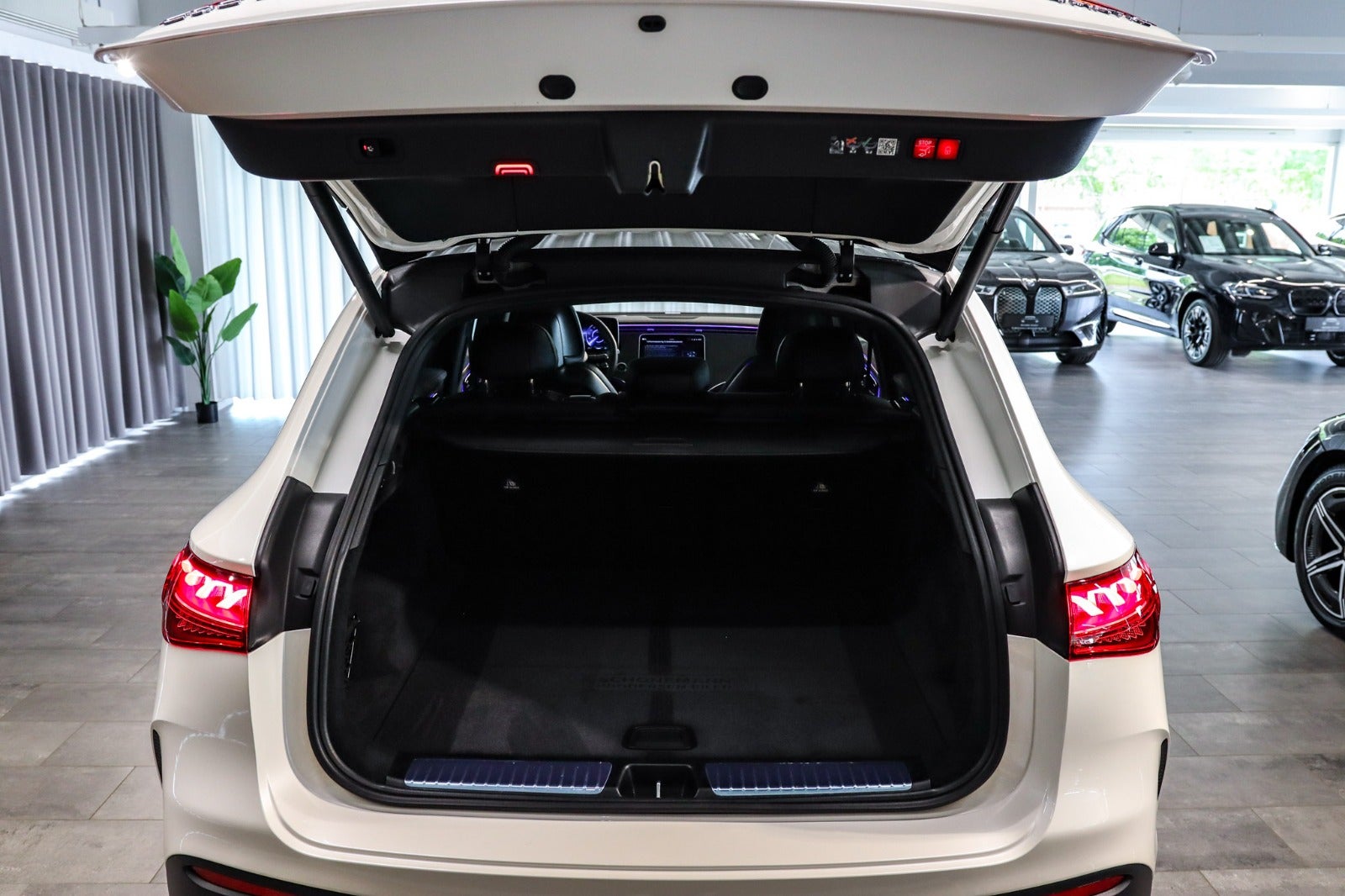 Billede af Mercedes EQE350 SUV  AMG Premium 4Matic