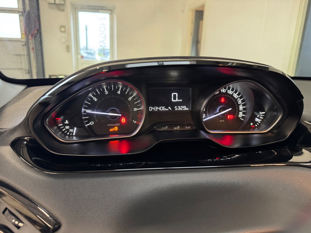 Peugeot 208 VTi 82 Active Peugeot 208 VTi 82 Active