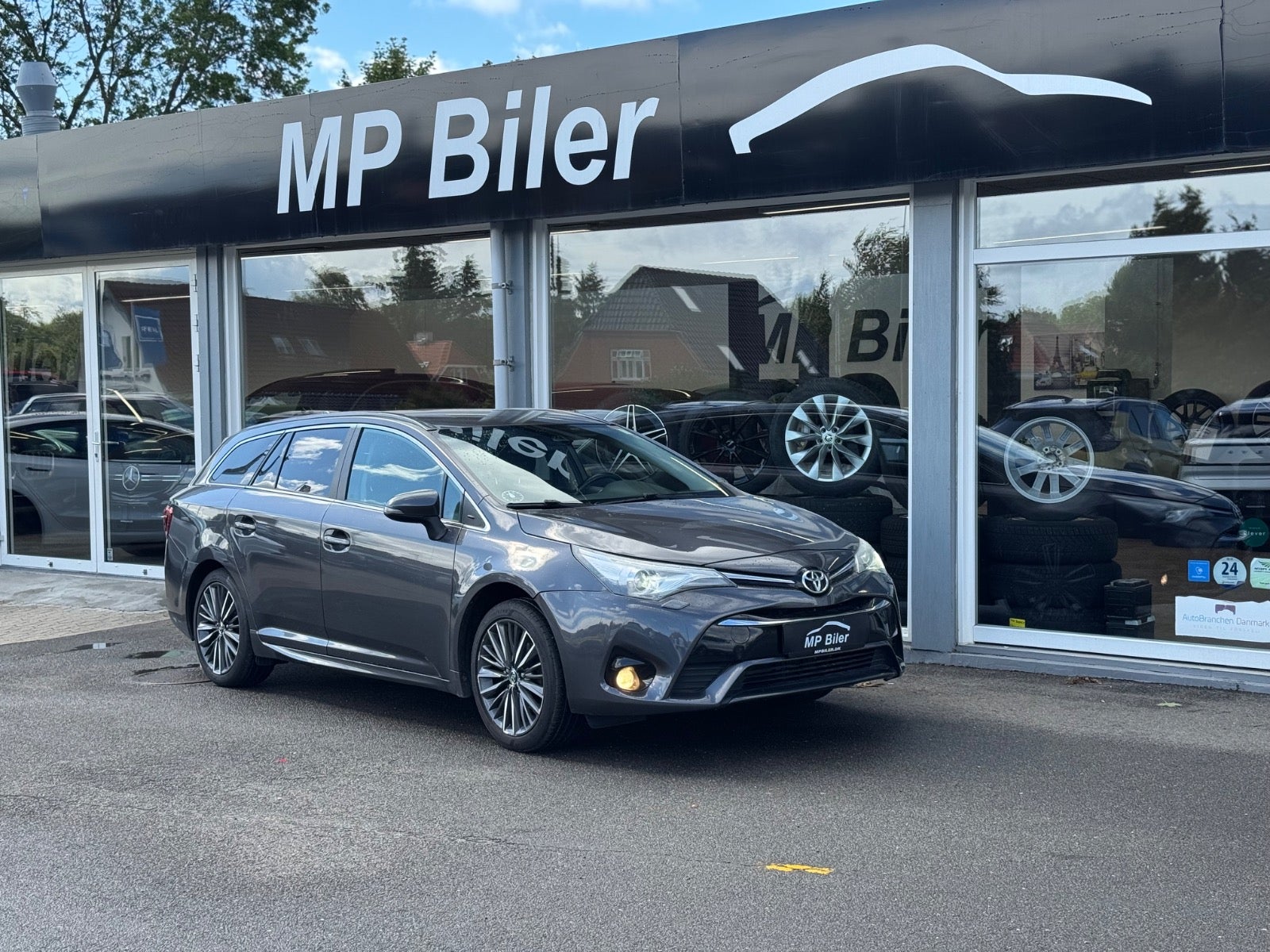 Billede af Toyota Avensis 1,8 VVT-i T2 Premium Touring Sports MDS