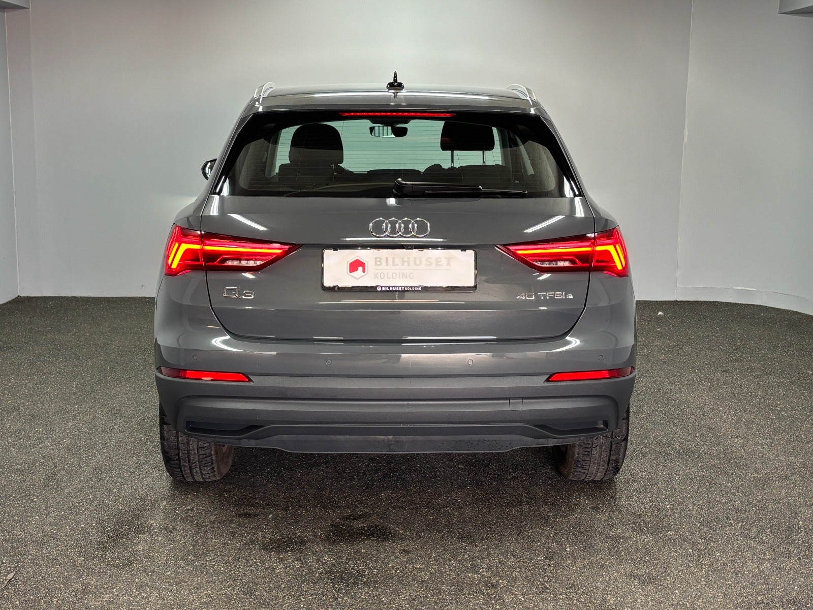 Billede af Audi Q3 45 TFSi e Attitude plus S-tr.