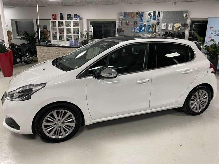 Peugeot 208 BlueHDi 100 Allure