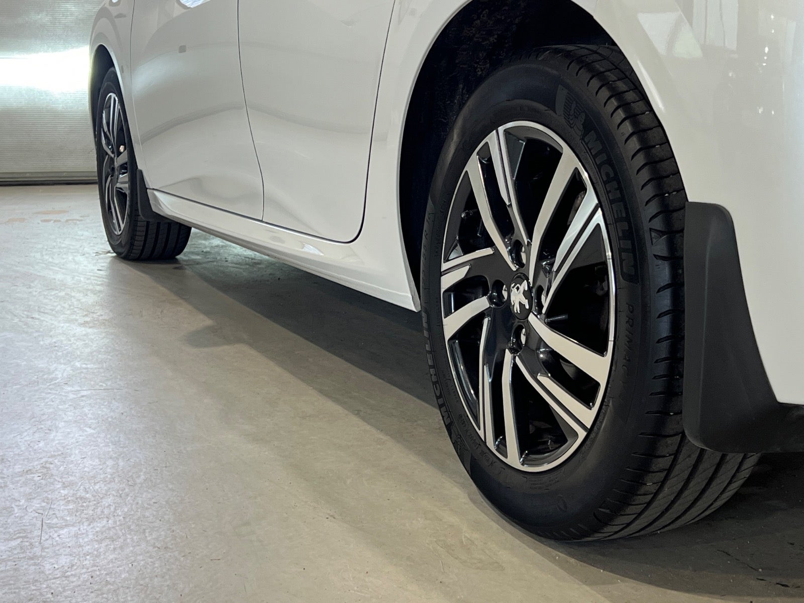 Peugeot 208 PureTech 100 Allure Pack