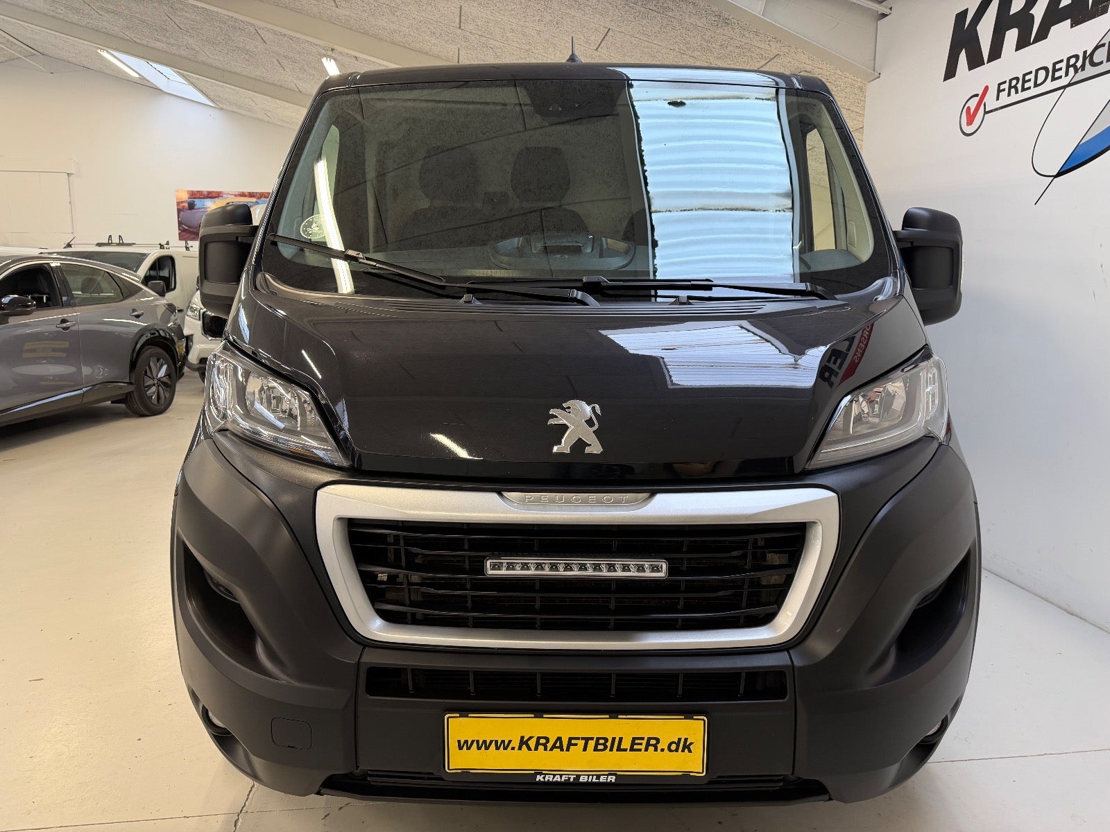 Billede af Peugeot Boxer 333 2,2 BlueHDi 140 L2H1 Premium