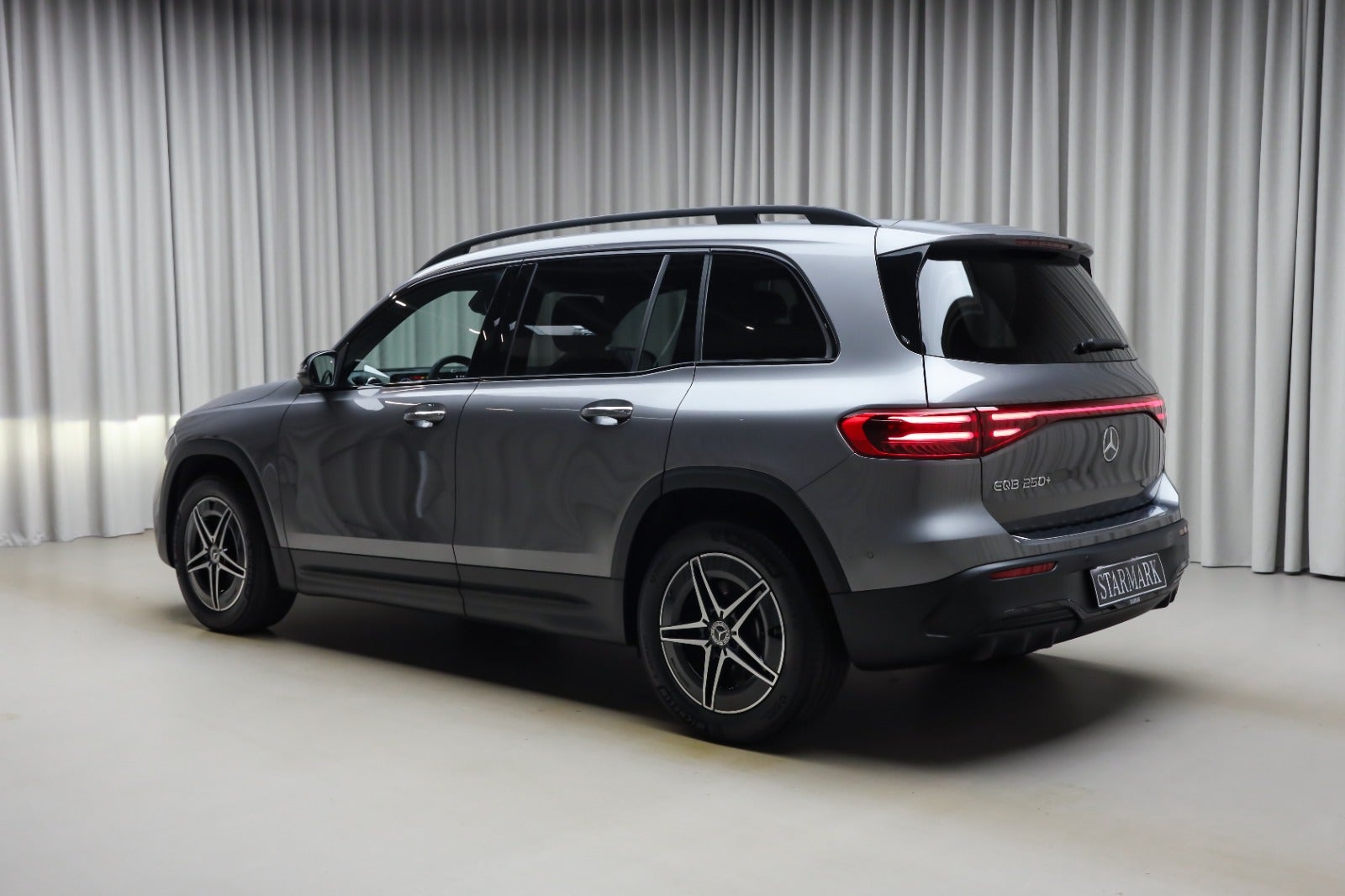 Mercedes-Benz EQB 250+ (3/8)
