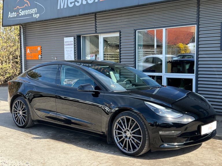 Tesla Model 3 Long Range AWD
