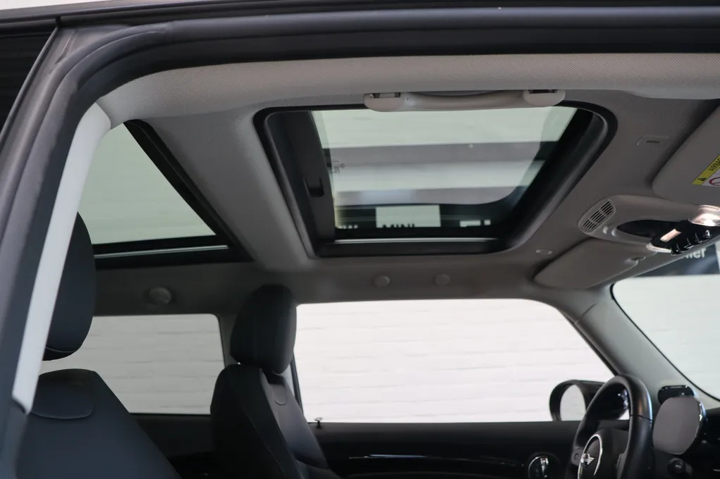 MINI Cooper SE Camden Edition