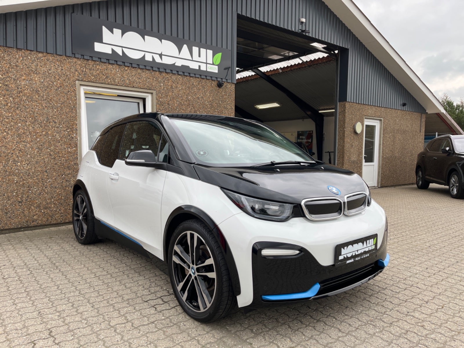 BMW i3s  Charged Plus 5d - 1