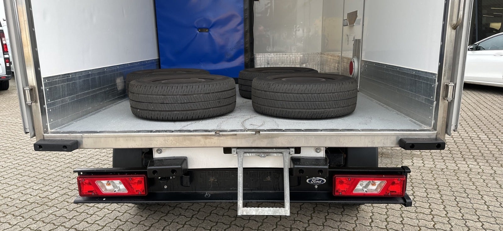 Billede af Ford Transit 350 L3 Chassis 2,0 TDCi 130 Alukasse m/køl aut. FWD