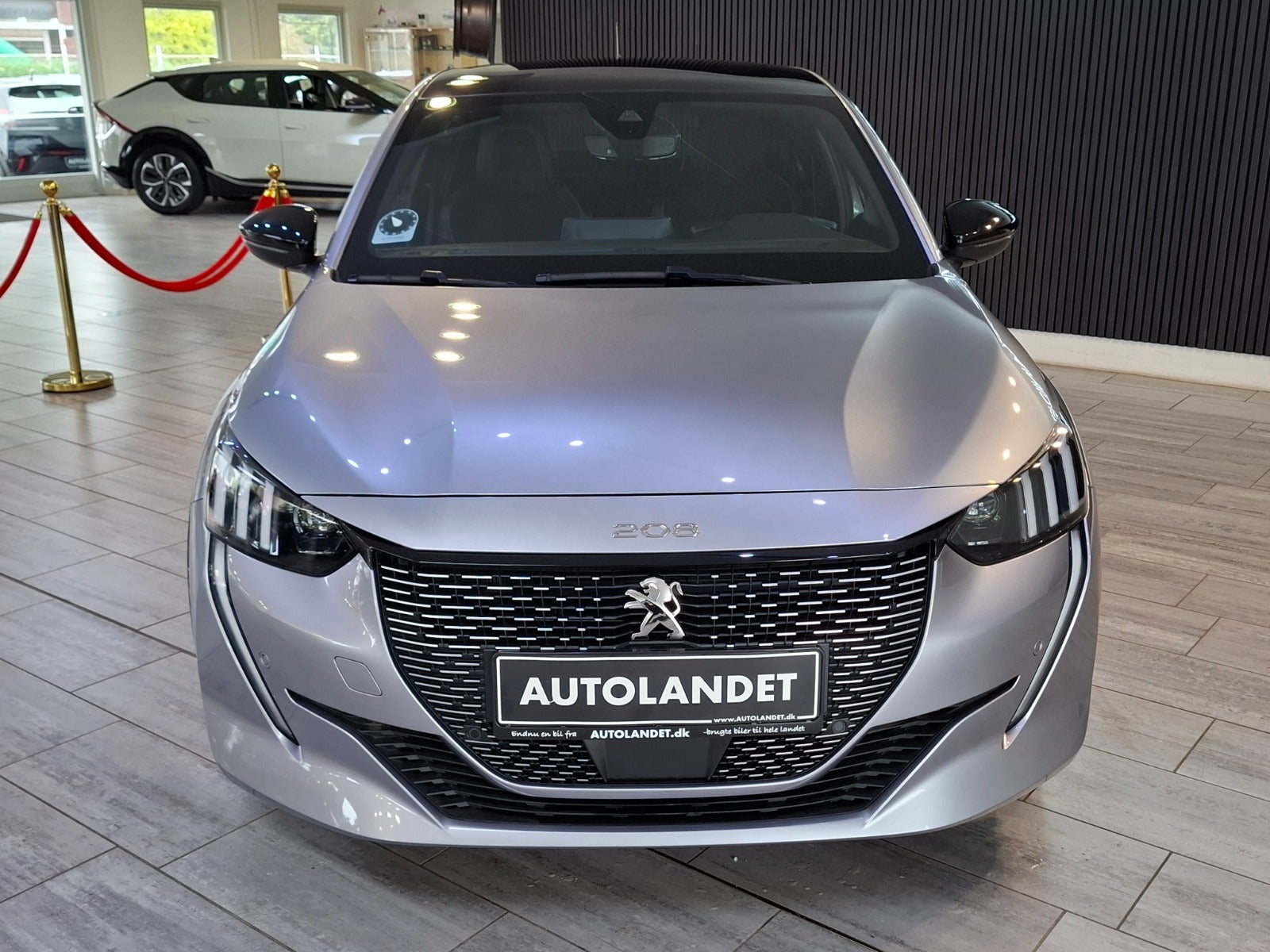 Peugeot e-208 GT