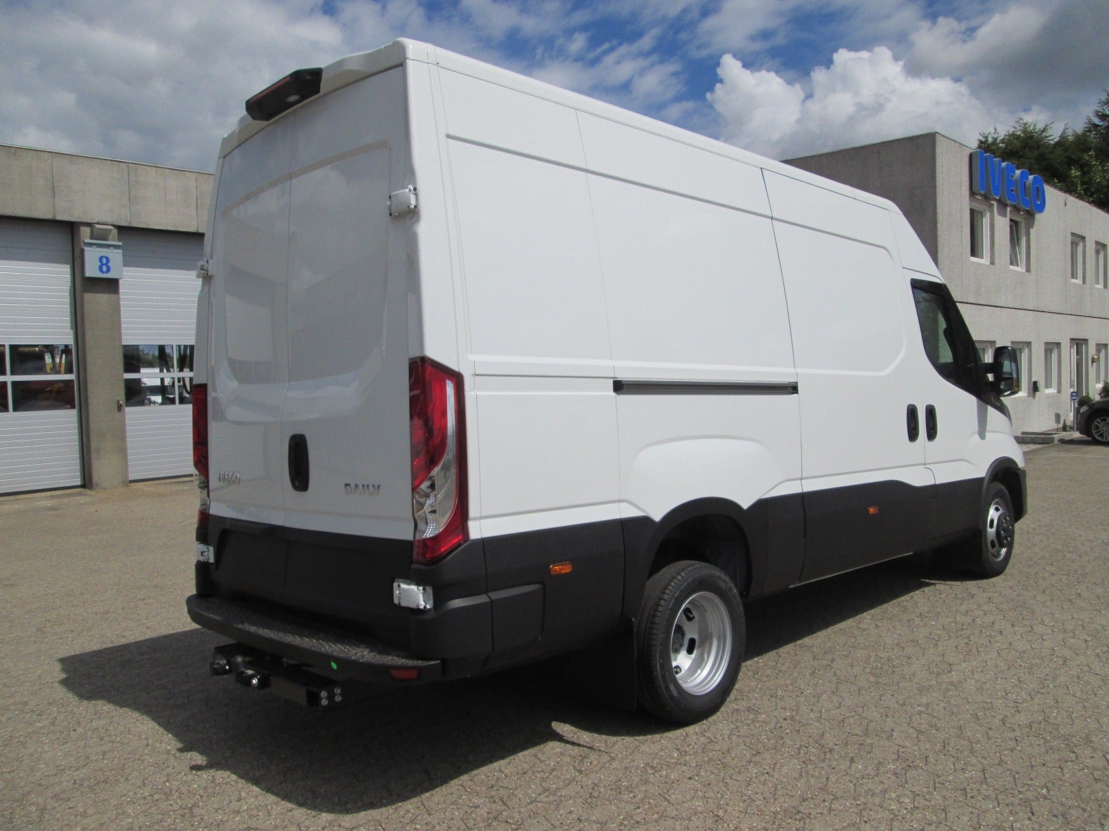 Billede af Iveco Daily 3,0 35C18 12m³ Van AG8