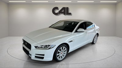 Jaguar XE 2,0 D180 Prestige 4d