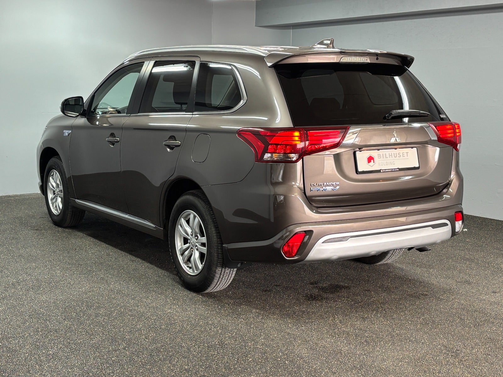 Billede af Mitsubishi Outlander 2,4 PHEV Invite CVT 4WD