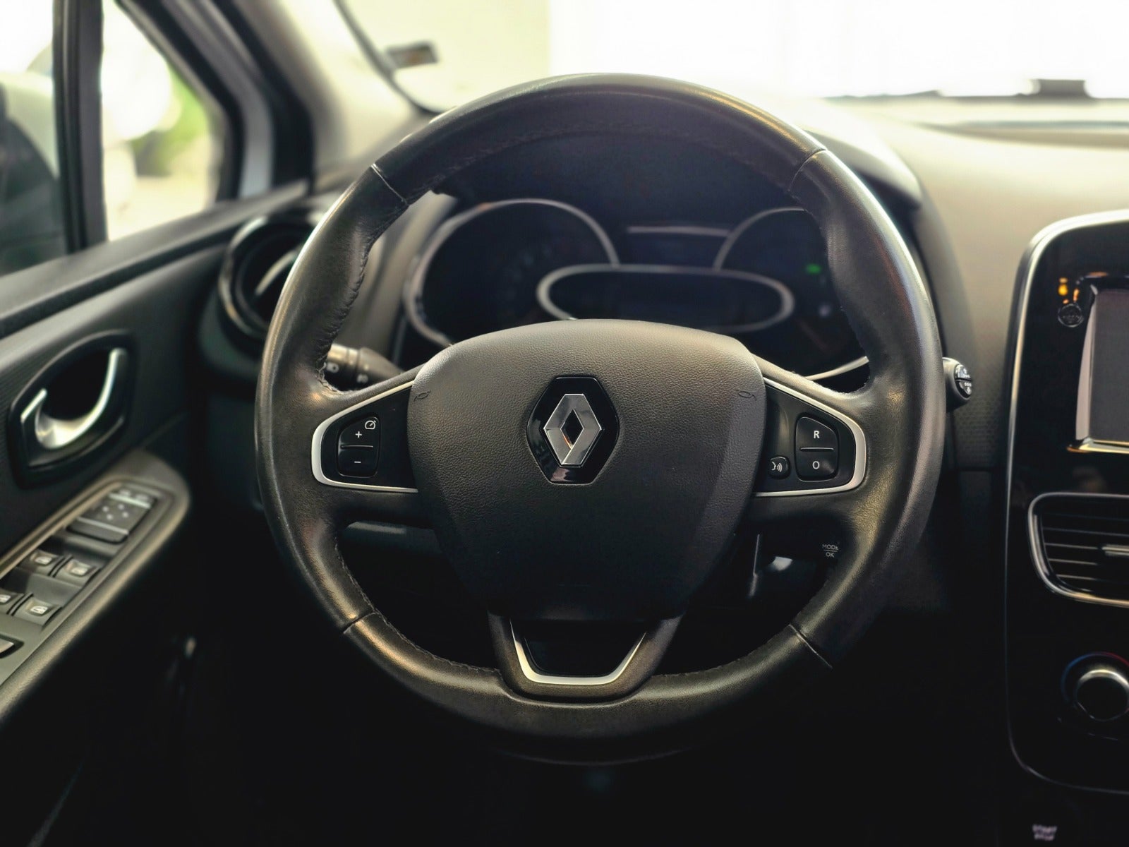 Billede af Renault Clio IV 0,9 TCe 90 Zen Sport Tourer