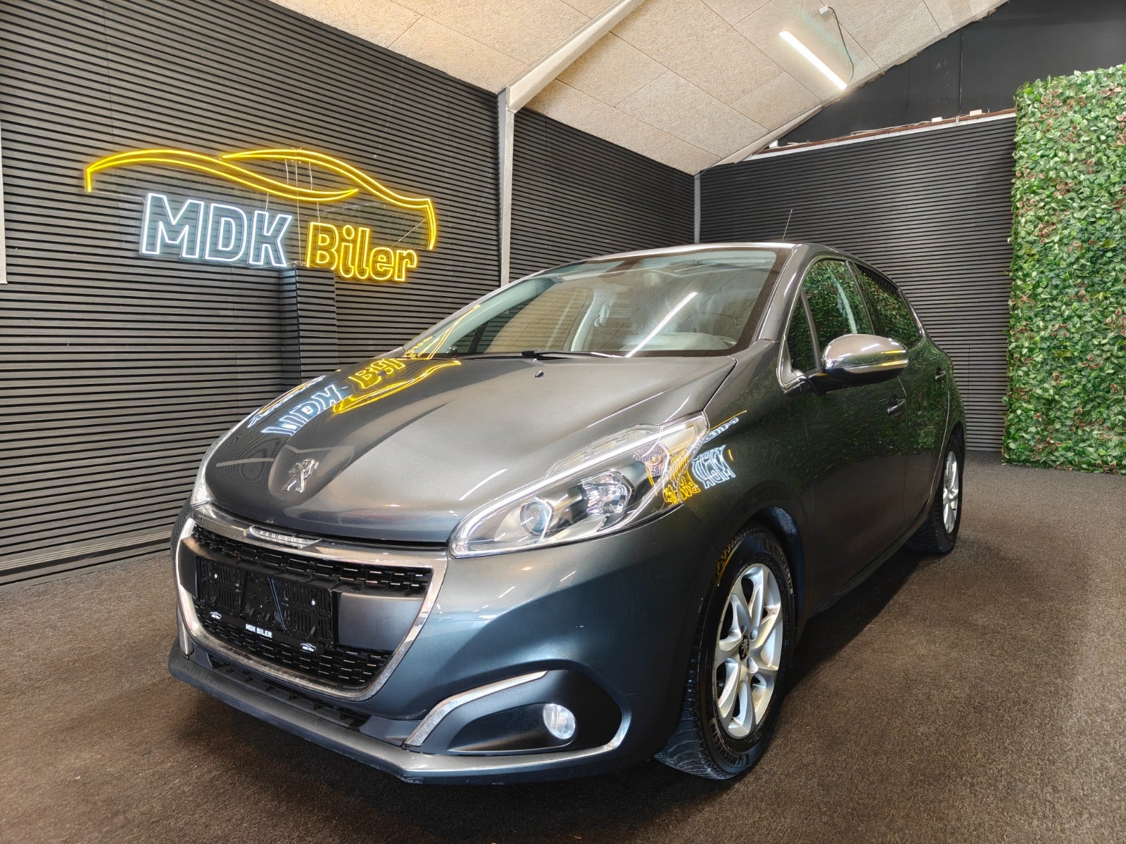 Billede af Peugeot 208 1,6 BlueHDi 100 Allure Sky