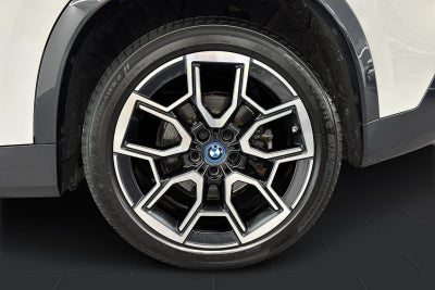 BMW iX1 xDrive30 X-Line