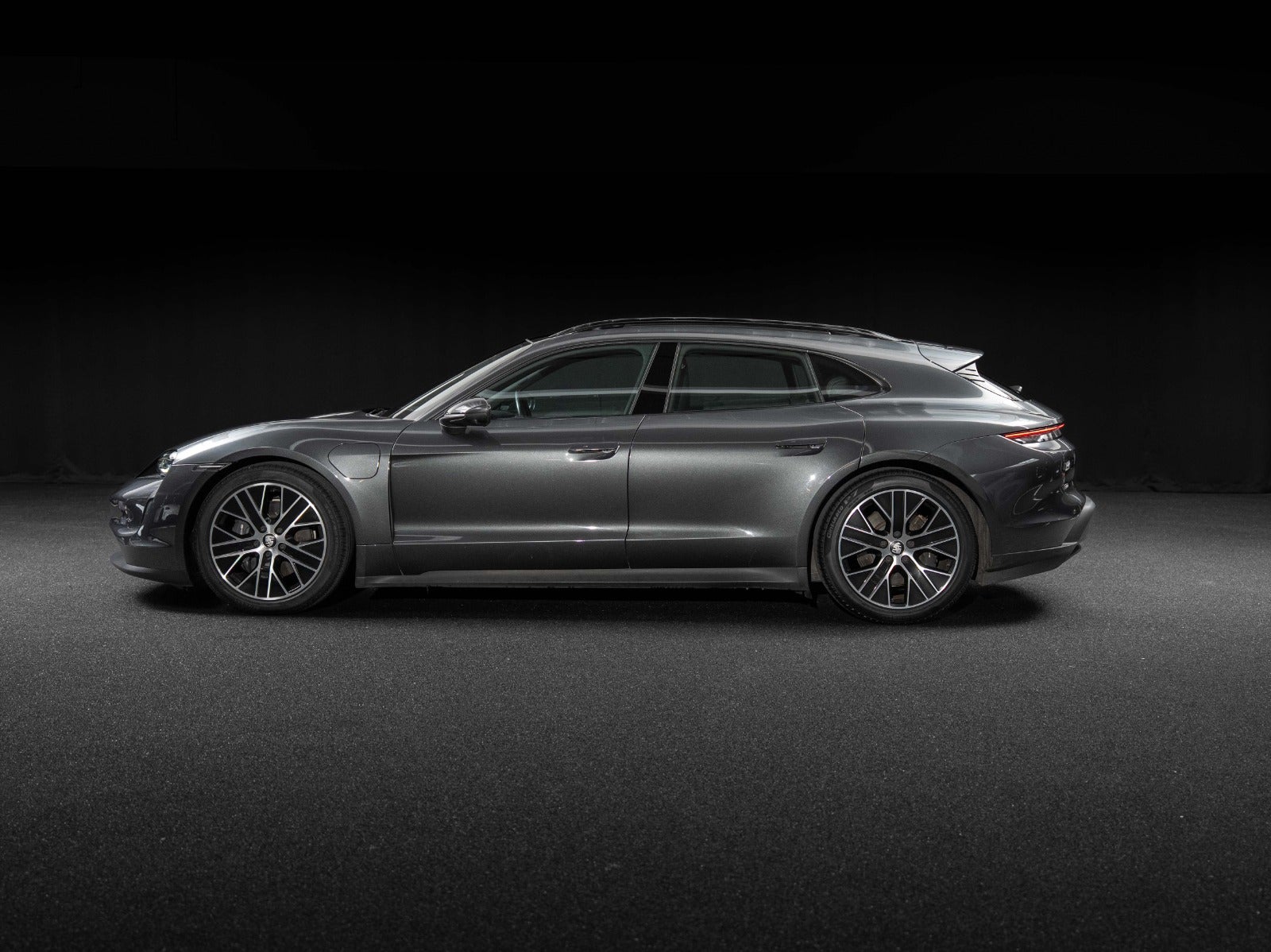 Gallery image 3 of 17