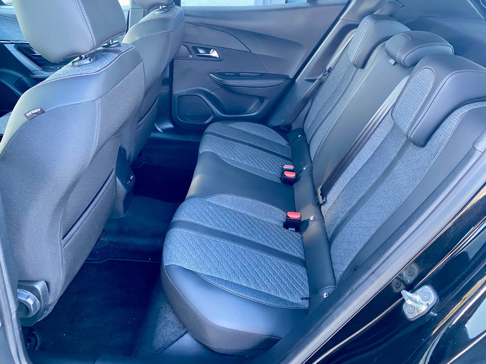 Billede af Peugeot 2008 1,2 PureTech 130 Allure EAT8