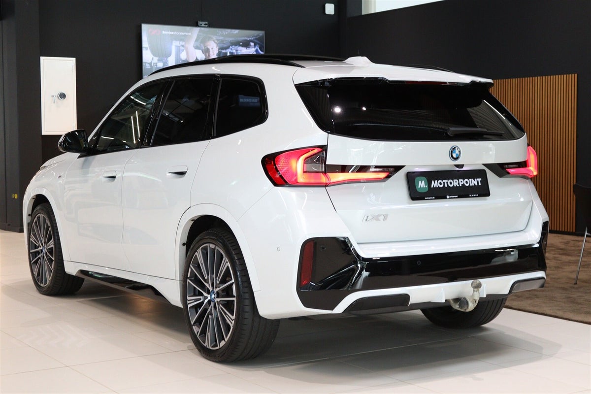 BMW iX1 xDrive30 Fully Charged M-Sport billede 3