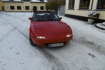 Mazda MX-5 1,6 Benzin modelår 1990 km 198000 Rød ABS airbag servostyring, SÆLGES FOR KUNDE..
 NYERE 