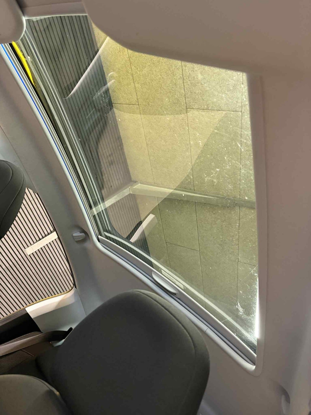 Billede af Peugeot 208 1,6 BlueHDi 100 Allure Sky