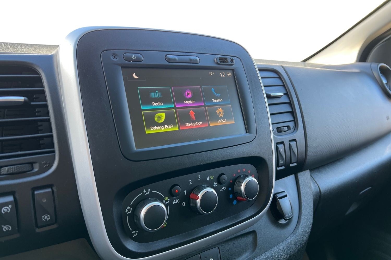 Billede af Renault Trafic T29 2,0 dCi 145 L1H1 EDC
