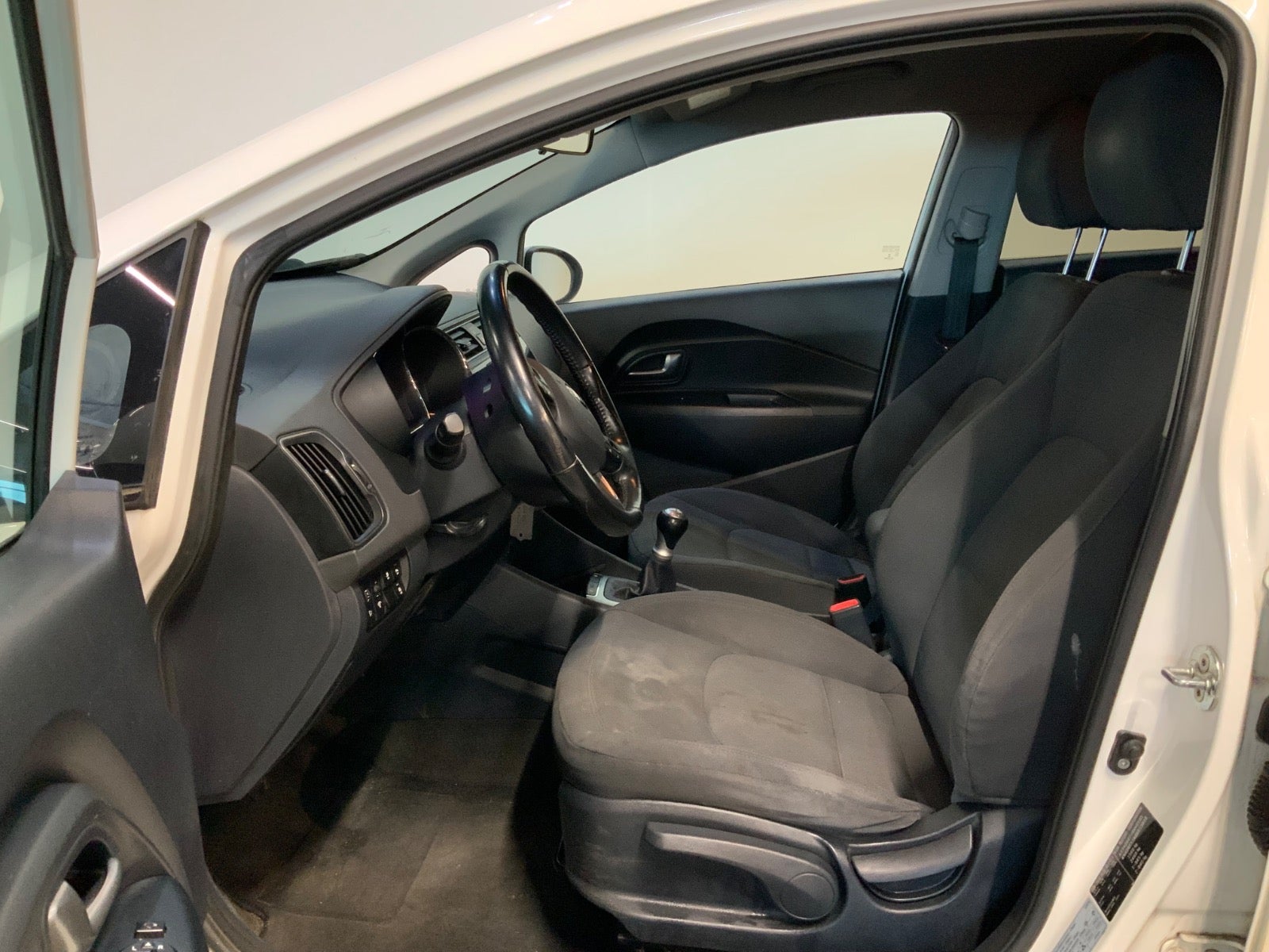 Kia Rio (6/8)