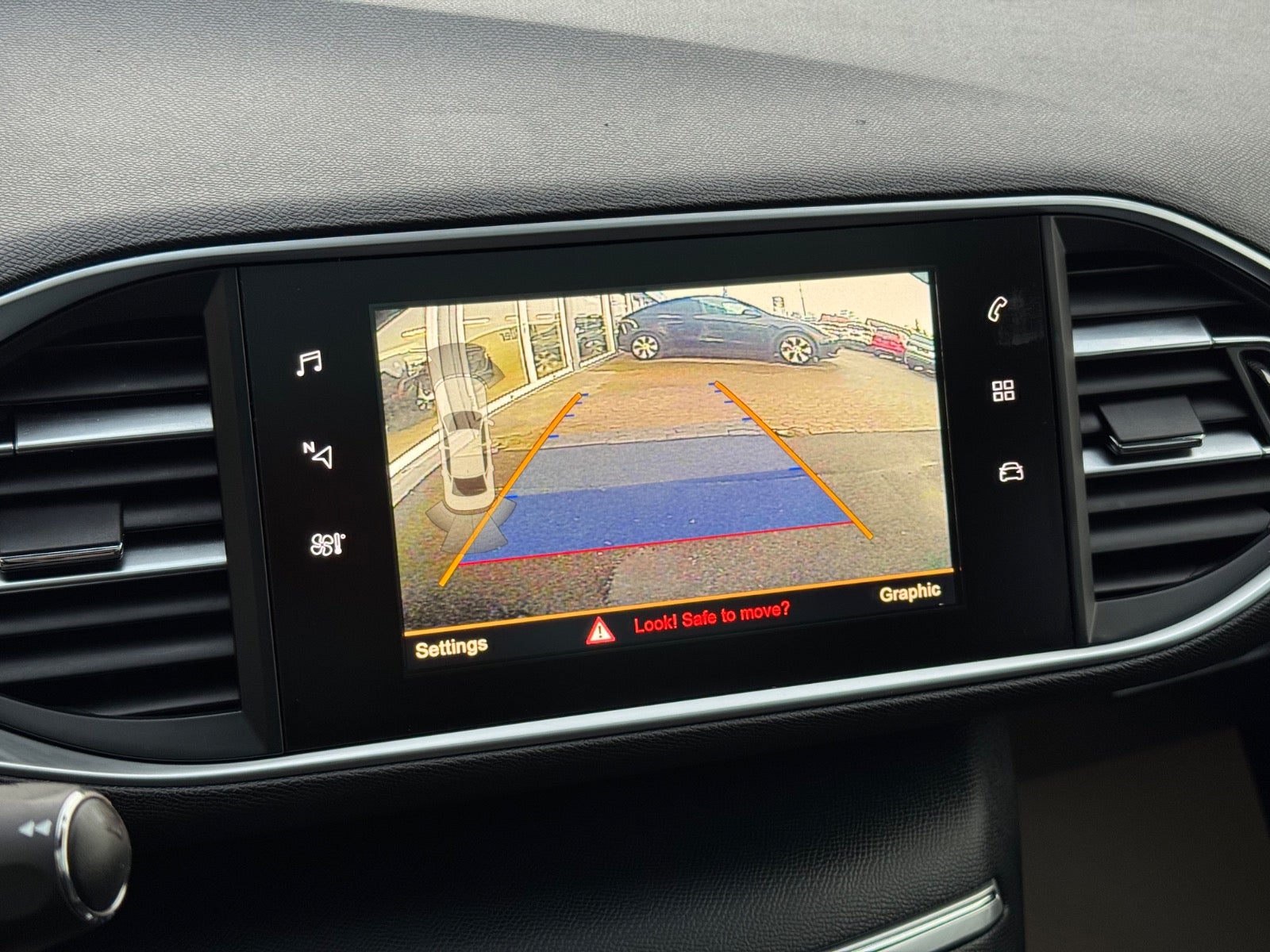 Billede af Peugeot 308 1,6 BlueHDi 120 Allure Sky SW