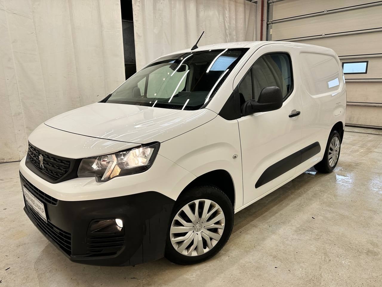 Peugeot Partner BlueHDi 100 L1V1 Plus Pro Van
