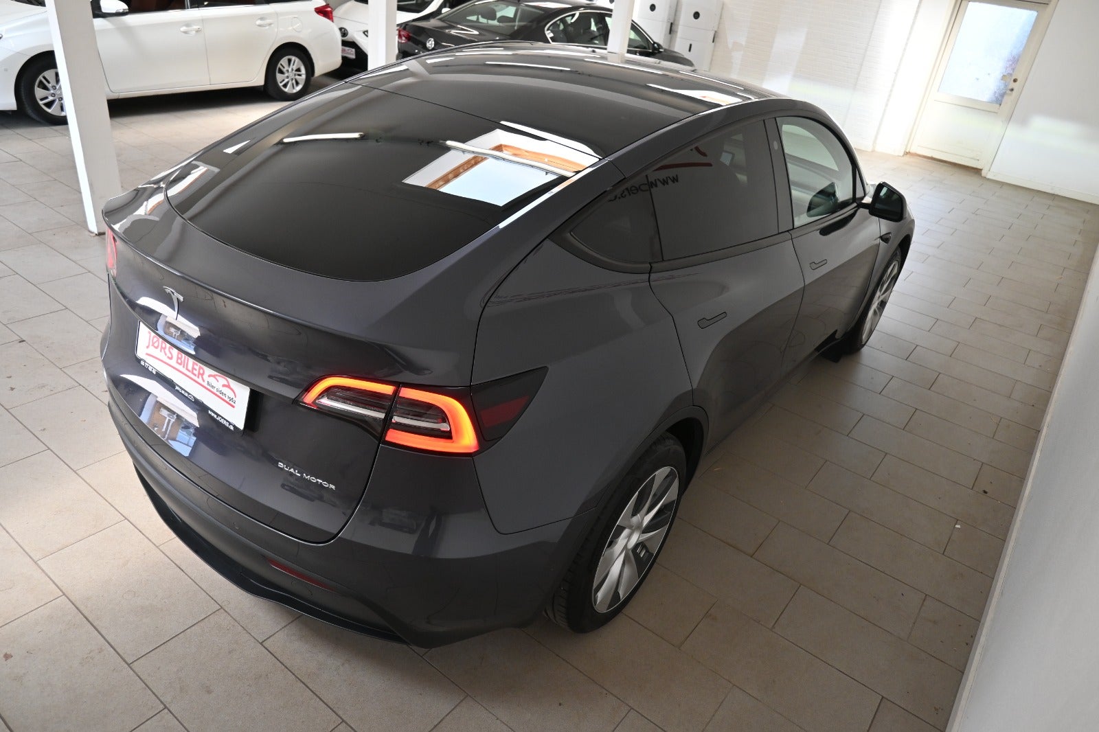 Tesla Model Y Long Range AWD