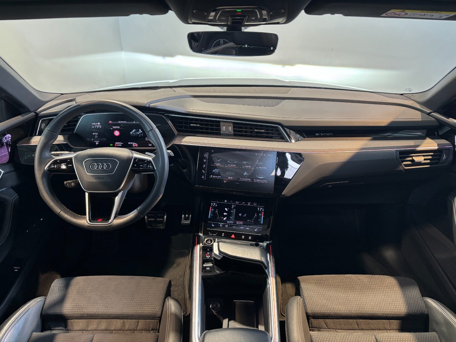 Audi Q8 e-tron 55 S-line quattro 5d - 5