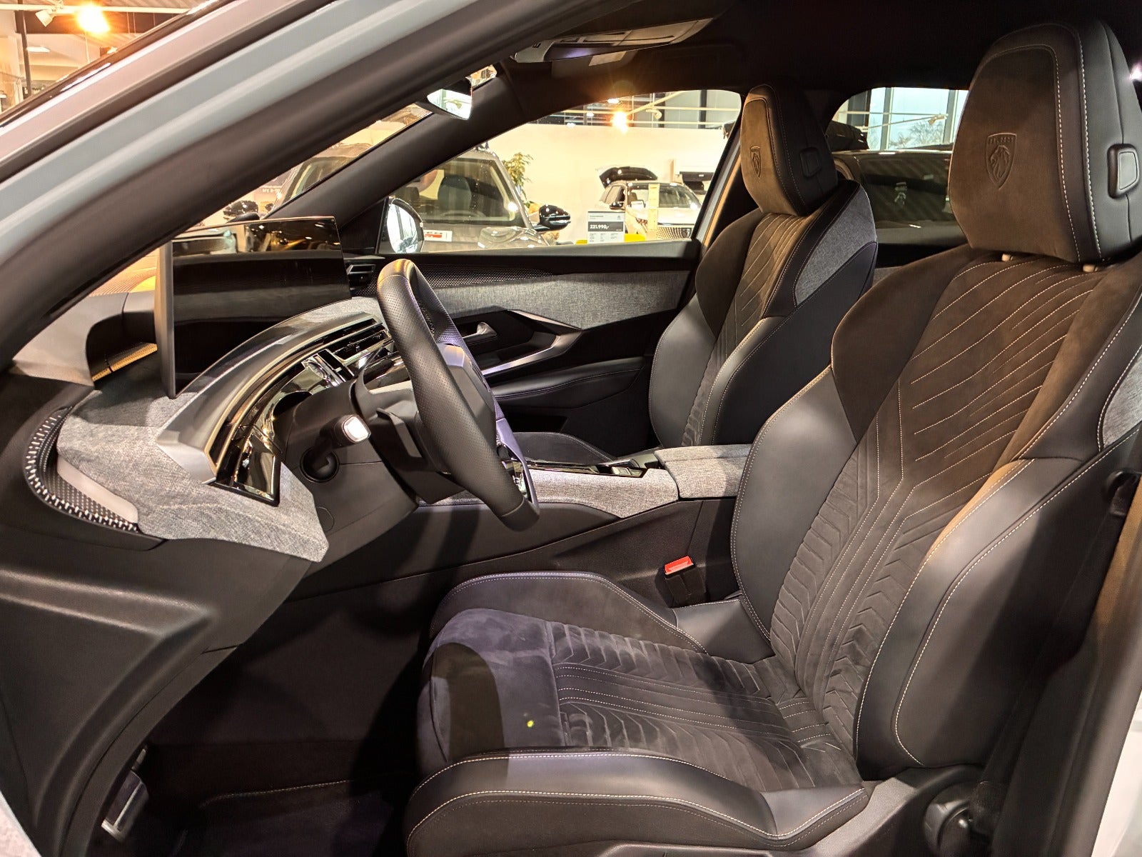 Billede af Peugeot e-3008 77 GT Pack