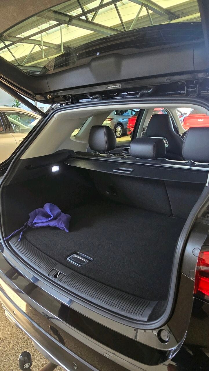 MG EHS PHEV Luxury
