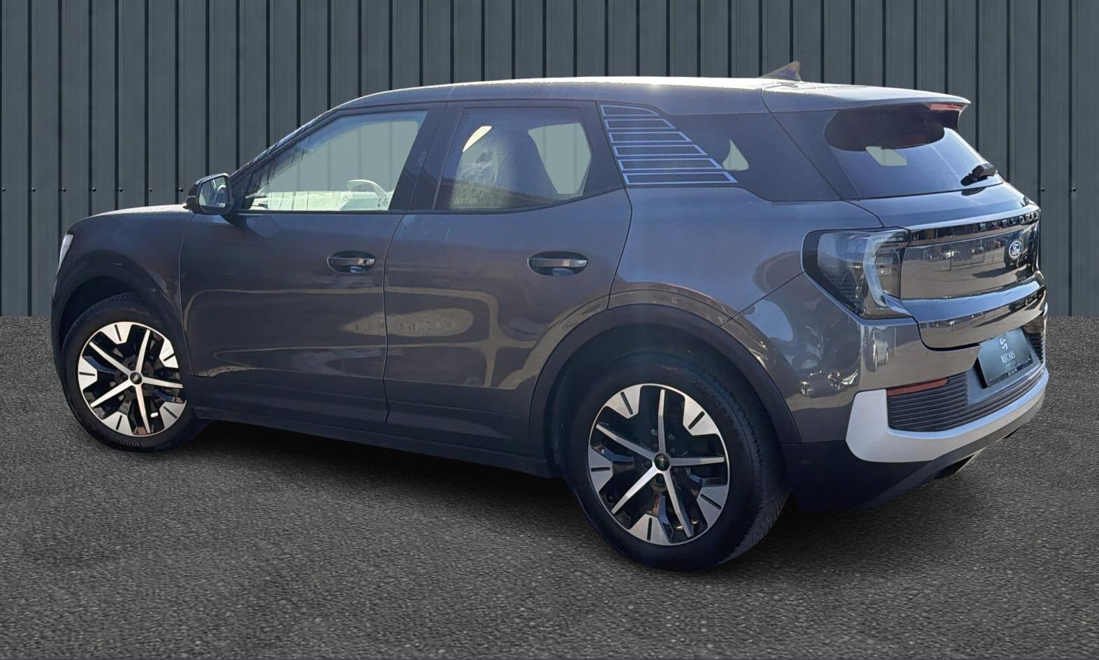 Ford Explorer Select Extended Range thumbnail 4