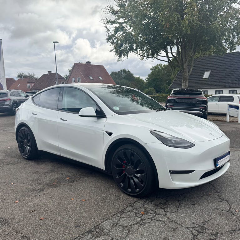 Tesla Model Y Performance AWD