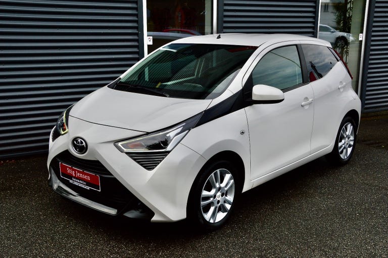 Toyota Aygo VVT-i x-play x-shift