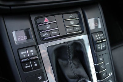 Porsche Macan S PDK Van