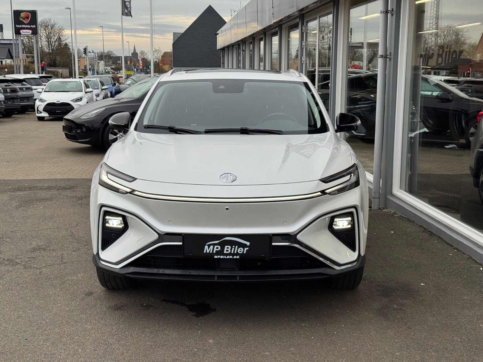 Billede af MG Marvel R  Luxury