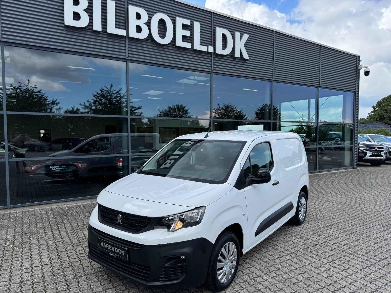 Peugeot Partner BlueHDi 100 L1V1 Plus Van