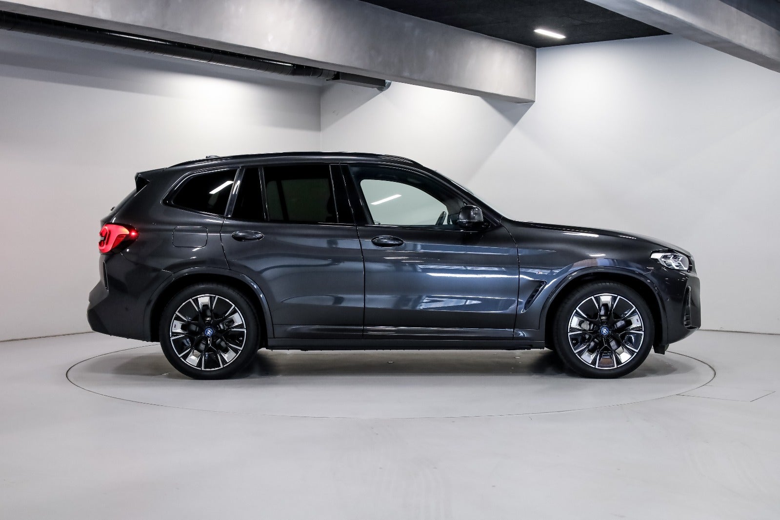 BMW iX3 Charged Plus M-Sport