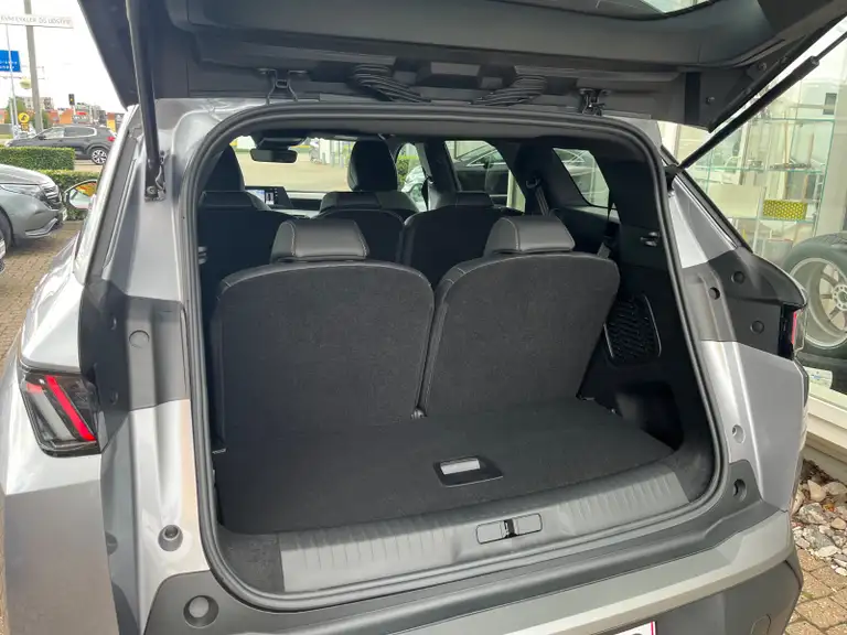 Peugeot e-5008 Allure 7prs