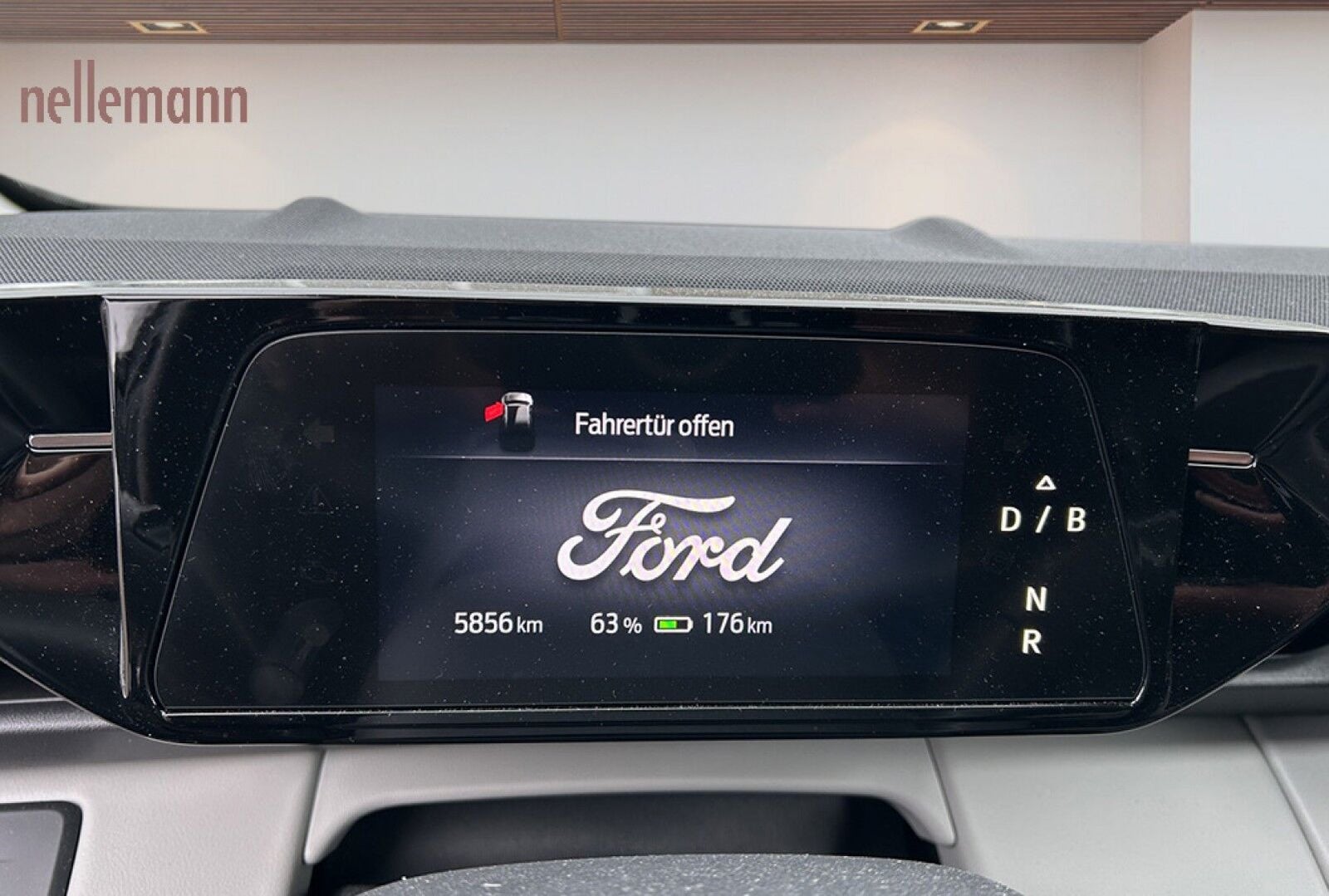 Ford Explorer Select Extended Range