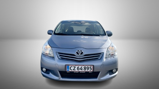 Toyota Verso 2011