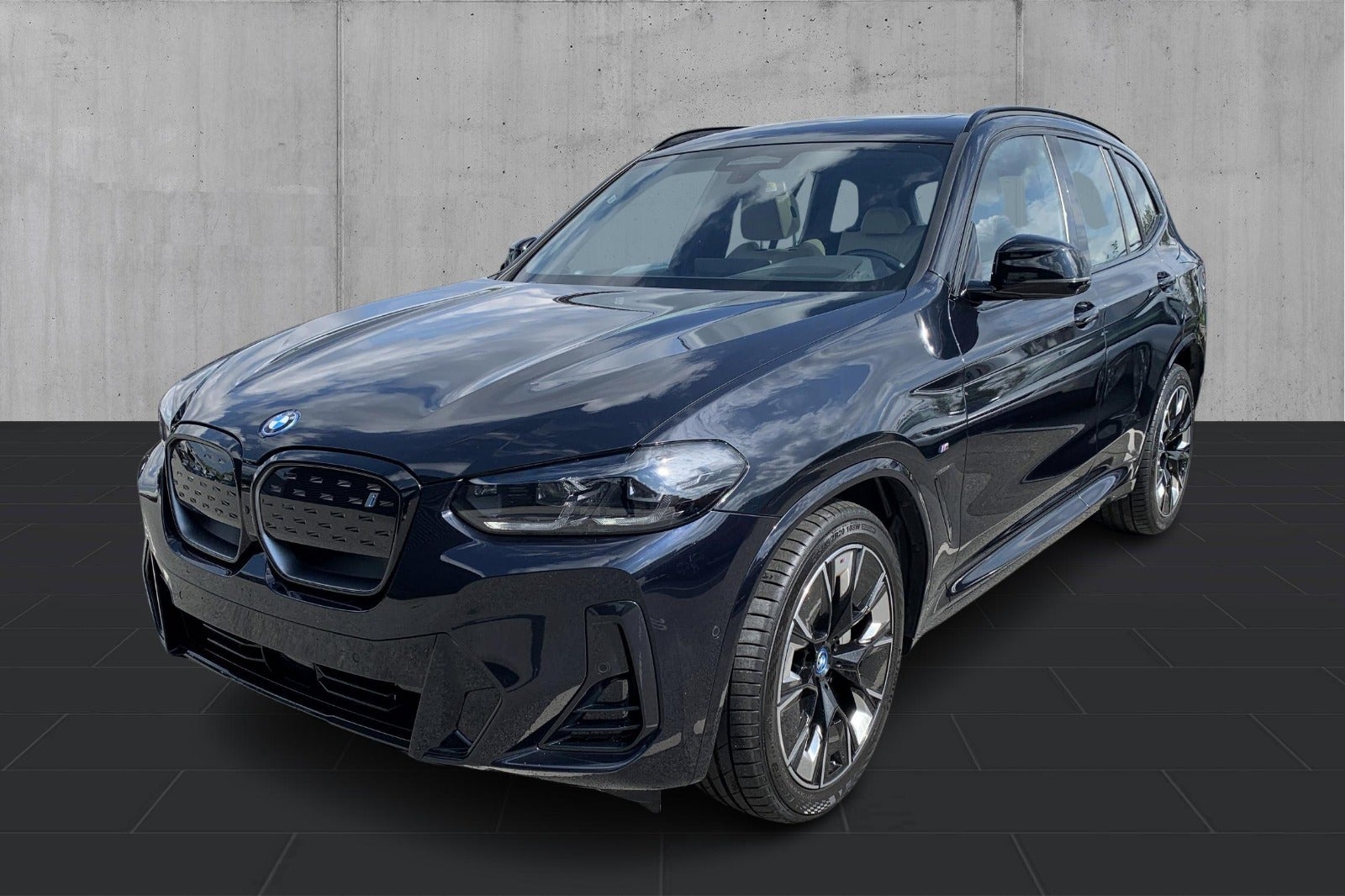 BMW iX3 Charged Plus