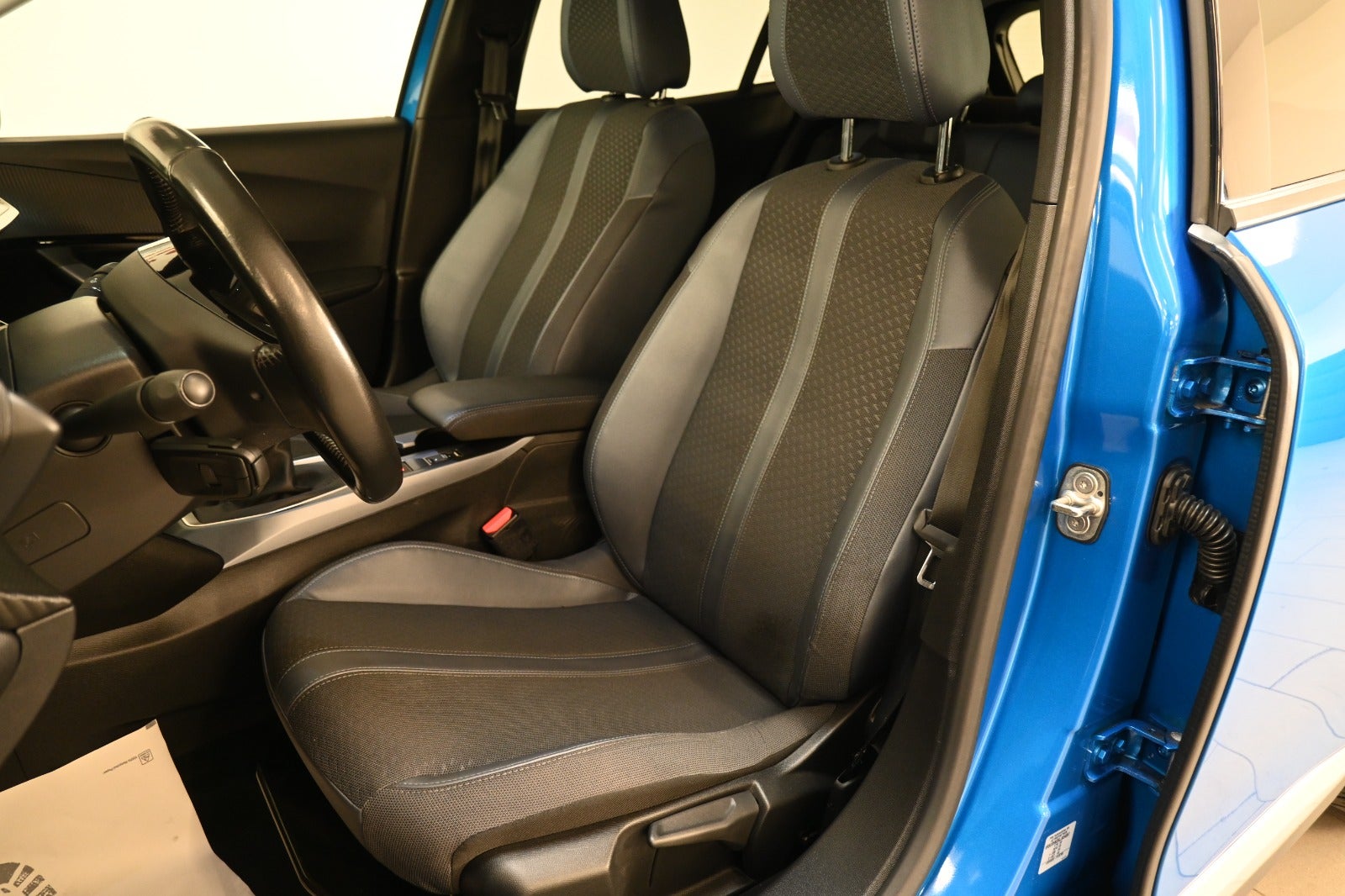 Peugeot 2008 PureTech 130 Allure Pack