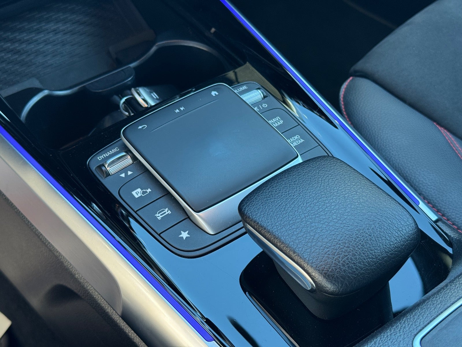 Billede af Mercedes EQB300  AMG Line 4Matic