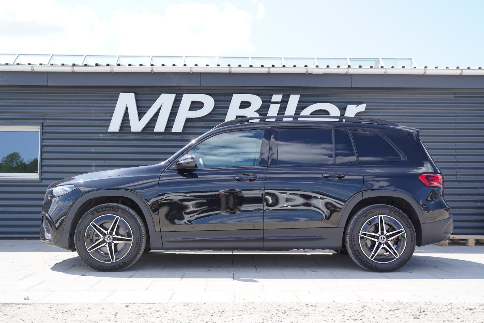 Billede af Mercedes EQB300  AMG Line 4Matic