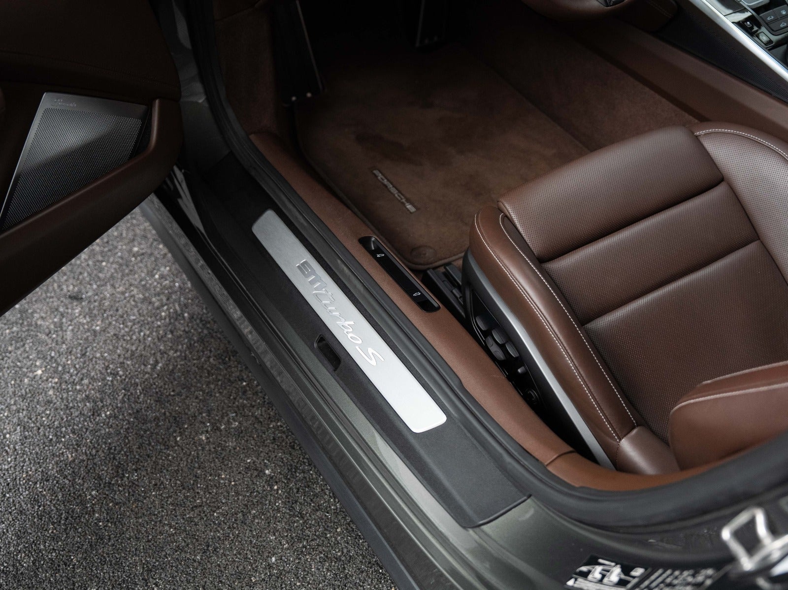 Gallery image 11 of 19