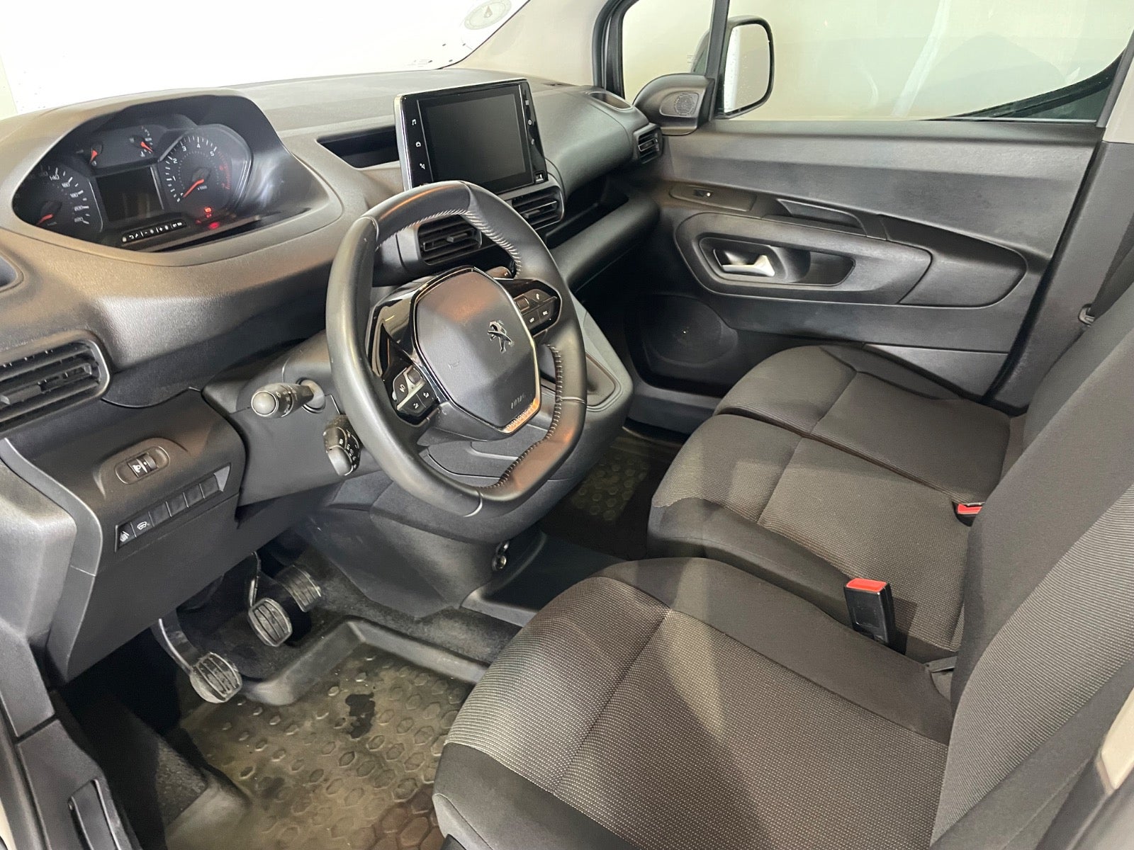 Peugeot Partner BlueHDi 100 L2V2 Plus Van